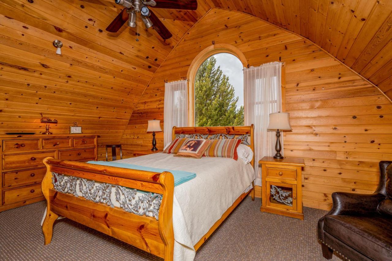 Forest Edge Home Уест Йелоустоун Екстериор снимка