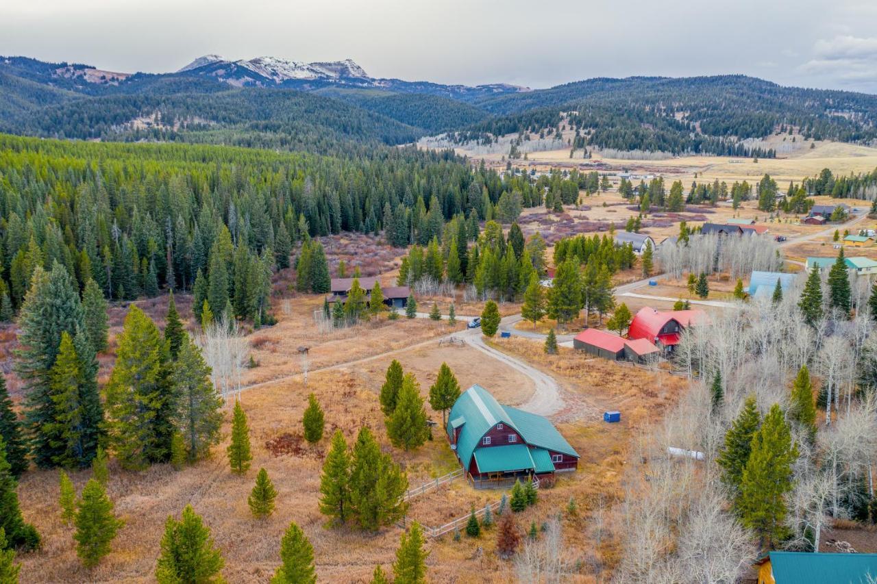Forest Edge Home Уест Йелоустоун Екстериор снимка