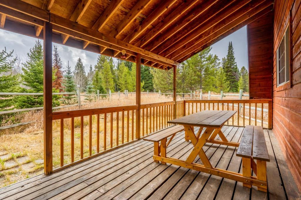 Forest Edge Home Уест Йелоустоун Екстериор снимка